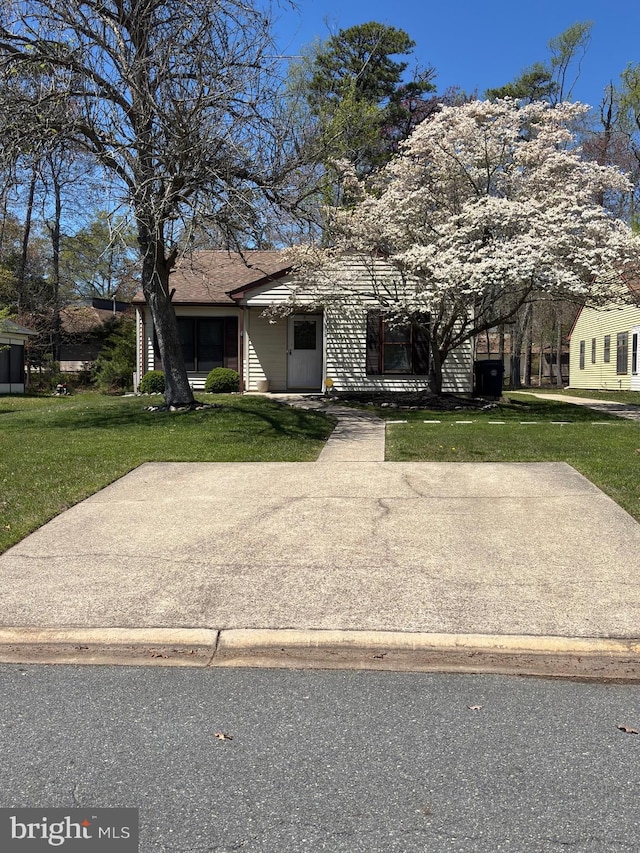 113 Lexington Dr, Tuckerton, NJ 08087 - view of front of house featuring a front yard