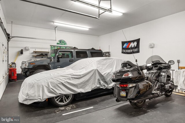 1982 Whyte Ln, Spring Grove, PA 17362 - view of garage