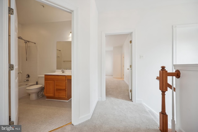 13901 Chatterly Pl, Germantown, MD 20874 - hallway with a sink and light carpet