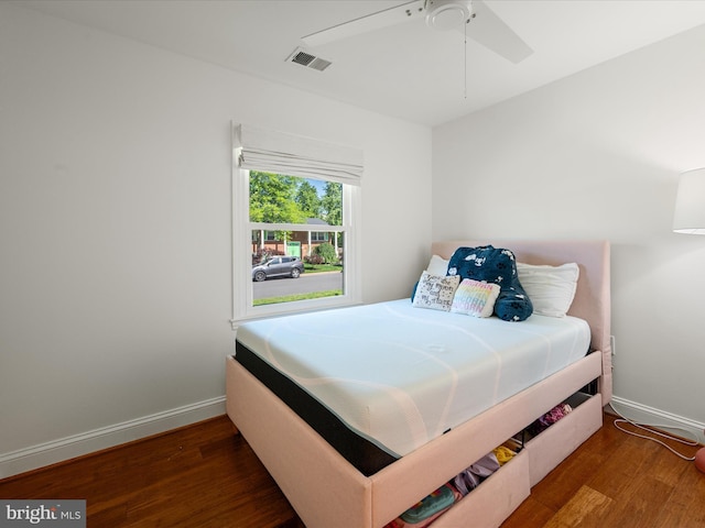 1904 N Amelia St, Sterling, VA 20164 - bedroom featuring wood finished floors, baseboards, and ceiling fan