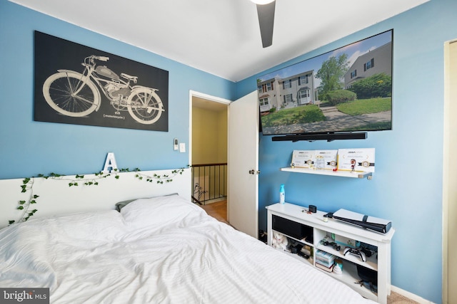 bedroom with a ceiling fan