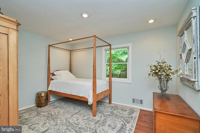 6368 Waterway Dr, Falls Church, VA 22044 - bedroom featuring wood finished floors, baseboards, and recessed lighting