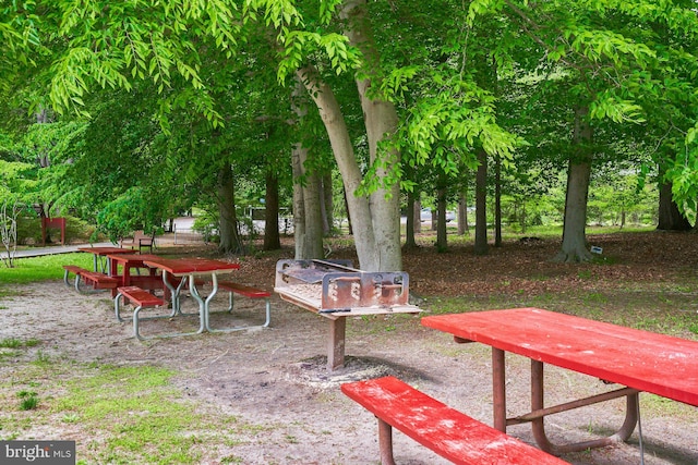 6368 Waterway Dr, Falls Church, VA 22044 - view of surrounding community