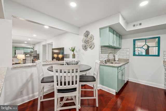 115 E Kings Hwy Unit # 104, Maple Shade, NJ 08052 - dining area featuring dark wood finished floors, baseboards, and recessed lighting