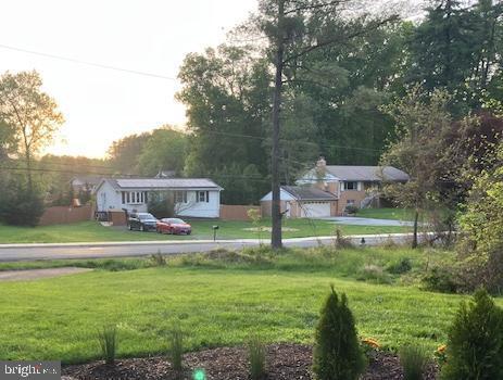 13211 Lutes Dr, Silver Spring, MD 20906 - view of grassy yard