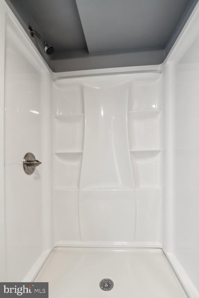 909 Old Lancaster Rd, Berwyn, PA 19312 - full bath featuring a shower