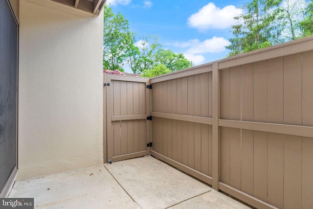 11645 Newbridge Ct, Reston, VA 20191 - view of patio / terrace