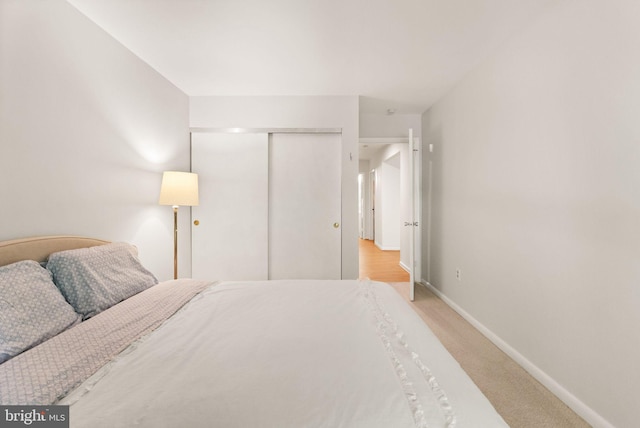 11645 Newbridge Ct, Reston, VA 20191 - bedroom featuring baseboards and a closet