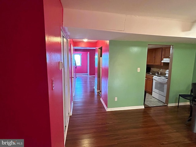 465 Barrister Pl, Dover, DE 19901 - hall featuring baseboards and wood finished floors