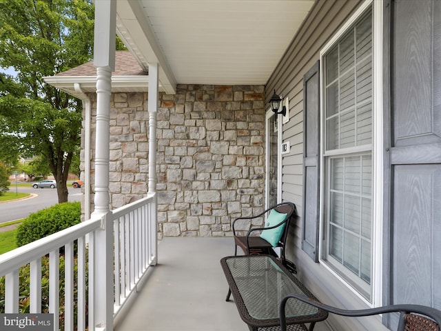 103 Potters Cir, Strasburg, VA 22657 - view of porch