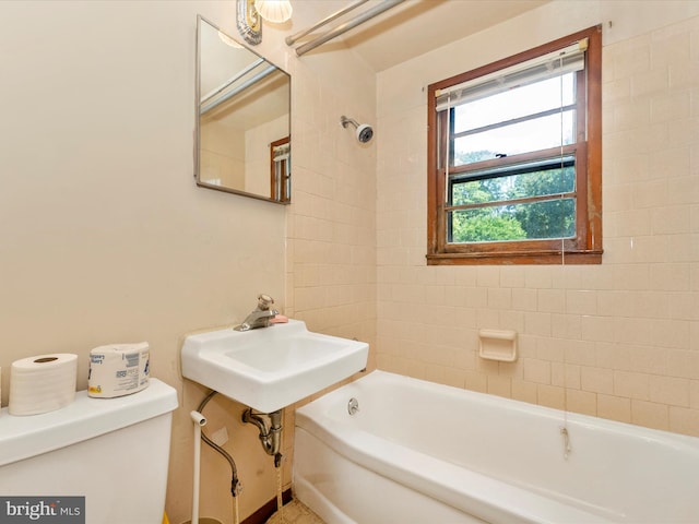 9618 Hall Rd, Frederick, MD 21701 - full bath featuring a sink, toilet, and shower / bath combination