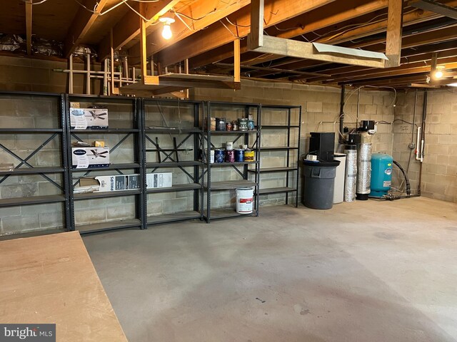 265 Asbury Rd, Egg Harbor Township, NJ 08234 - garage featuring concrete block wall