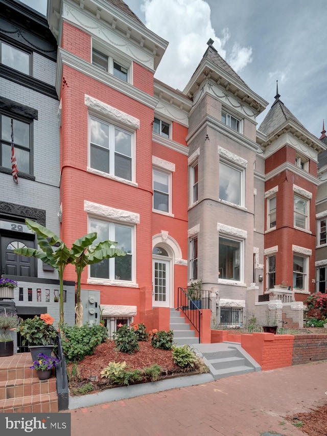 27 Seaton Pl NW, Washington, DC 20001 - view of building exterior