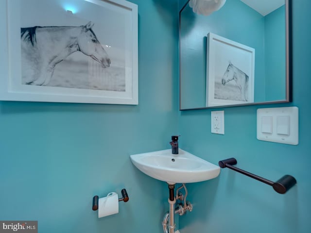 27 Seaton Pl NW, Washington, DC 20001 - view of bathroom