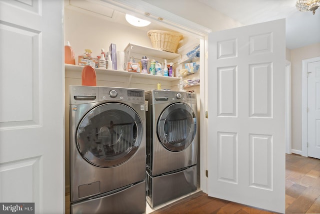 11406 Royal Vw, North Potomac, MD 20878 - laundry room with washing machine and dryer and dark wood finished floors