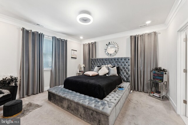bedroom with crown molding, carpet, recessed lighting, and visible vents