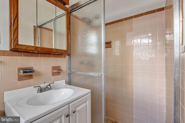 24 Elk Rd, Mullica Hill, NJ 08062 - full bathroom featuring tile walls, tiled shower, and vanity