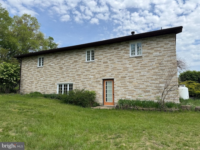 15004 Burnt Mill Rd, Shippensburg, PA 17257 - rear view of property with a lawn