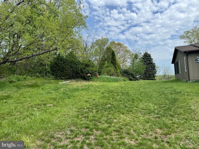 15004 Burnt Mill Rd, Shippensburg, PA 17257 - view of grassy yard