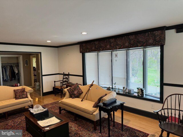 15004 Burnt Mill Rd, Shippensburg, PA 17257 - living room featuring wood finished floors, recessed lighting, crown molding, and baseboards