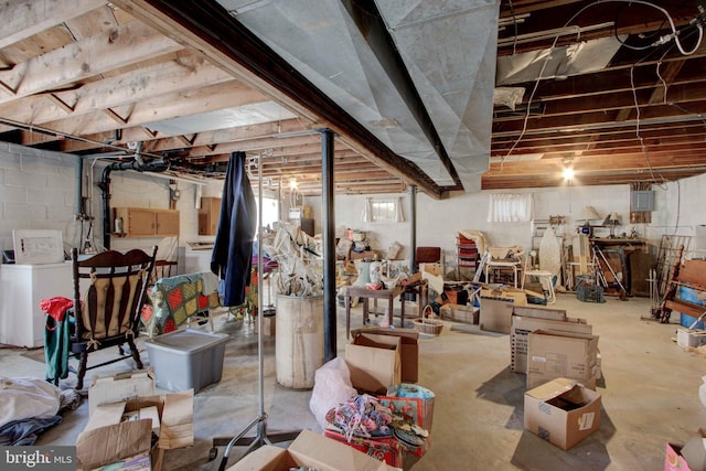 below grade area featuring washer / clothes dryer