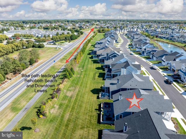 birds eye view of property featuring a residential view