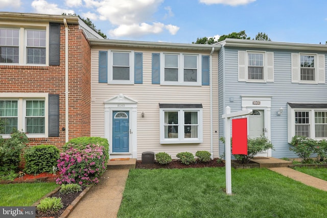 8140 Willowdale Ct, Springfield, VA 22153 - view of property with a front lawn