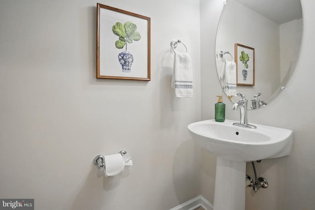 42783 Keiller Ter Unit 13A, Ashburn, VA 20147 - bathroom featuring baseboards