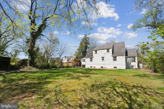 exterior space featuring a lawn