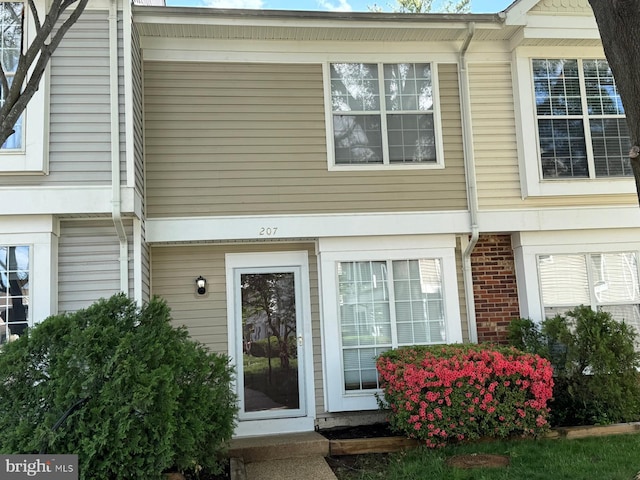 view of front of house