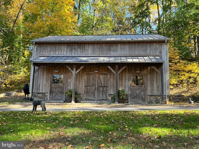 view of outbuilding