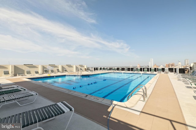 604 S Washington Sq Unit 1408, Philadelphia, PA 19106 - view of community pool