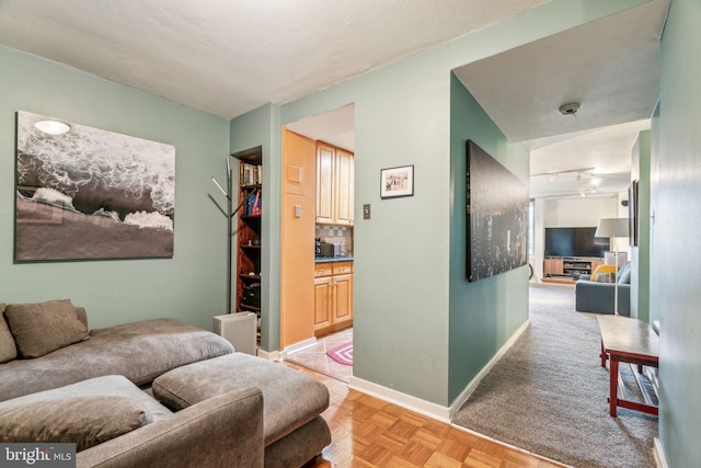 604 S Washington Sq Unit 1408, Philadelphia, PA 19106 - living area with baseboards