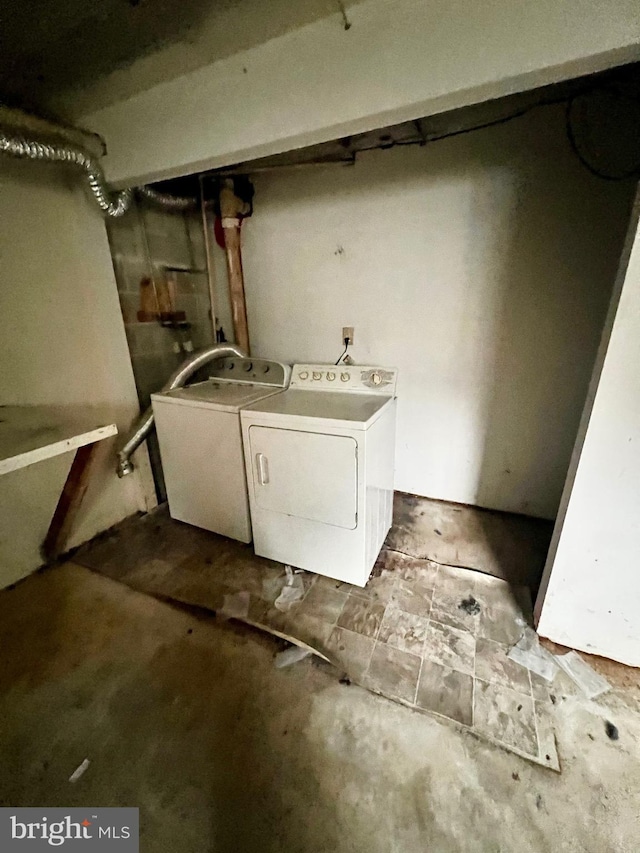 338 Saybrook Ln, Wallingford, PA 19086 - washroom with washing machine and clothes dryer