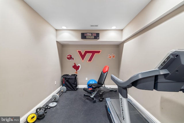 exercise room featuring recessed lighting, baseboards, and visible vents