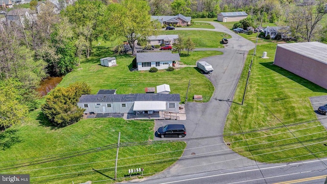 bird's eye view with a residential view
