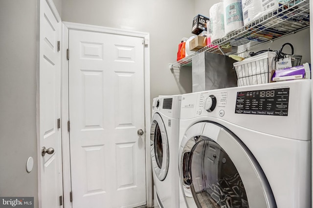 9506 Wilton Pl, Clinton, MD 20735 - laundry room with washing machine and clothes dryer