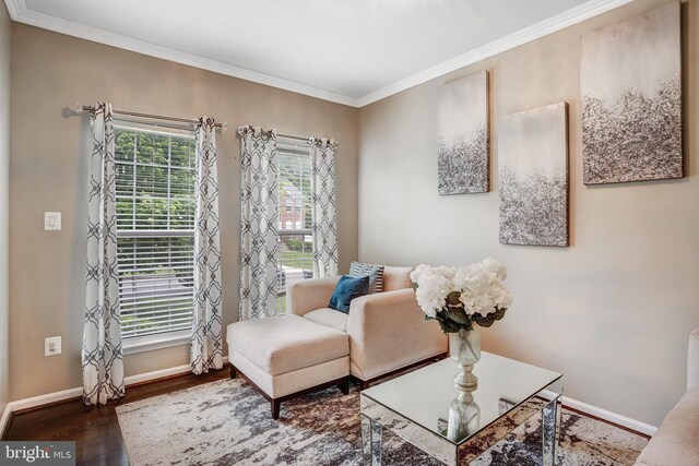 9506 Wilton Pl, Clinton, MD 20735 - living area with wood finished floors, baseboards, and ornamental molding