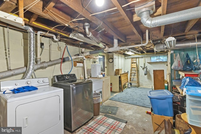 621 Gay St, Hanover, PA 17331 - below grade area featuring washing machine and clothes dryer