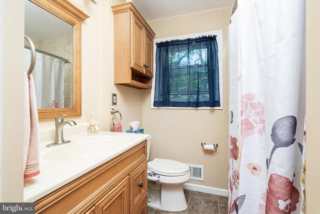 150 Elton Ave, Hamilton, NJ 08620 - full bathroom featuring a shower with curtain, visible vents, vanity, baseboards, and toilet