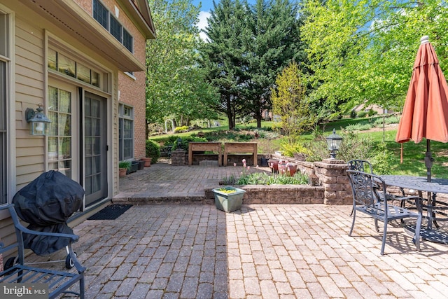 view of patio with outdoor dining space