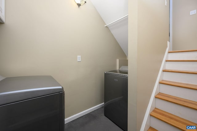 2364 N Chesterfield Ct, Charlottesville, VA 22911 - laundry area with washing machine and dryer and baseboards