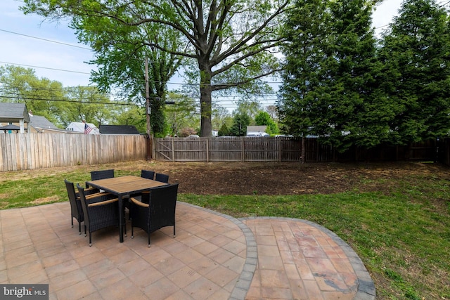 404 Crescent Rd, Hatboro, PA 19040 - view of patio with outdoor dining space and a fenced backyard