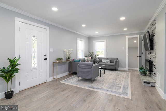 404 Crescent Rd, Hatboro, PA 19040 - living area with light wood finished floors, baseboards, and recessed lighting