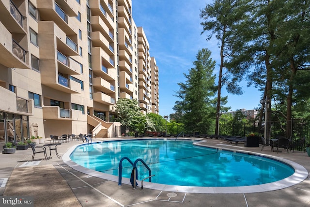 1101 S Arlington Ridge Rd Unit 1107, Arlington, VA 22202 - view of community pool