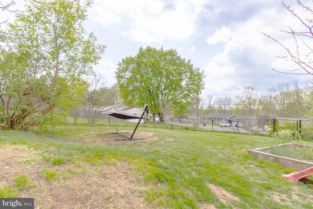 view of yard featuring fence
