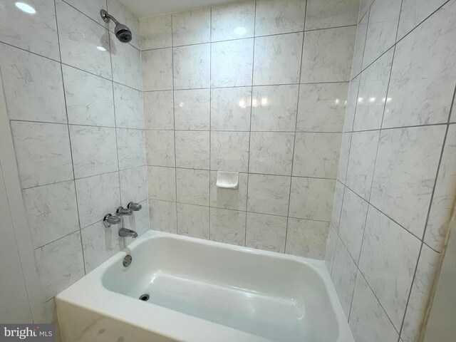 200 N Pickett St Unit 1412, Alexandria, VA 22304 - full bath featuring tub / shower combination