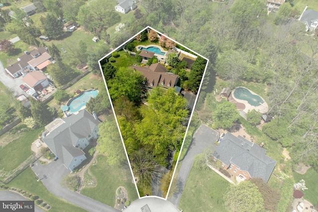 bird's eye view with a residential view