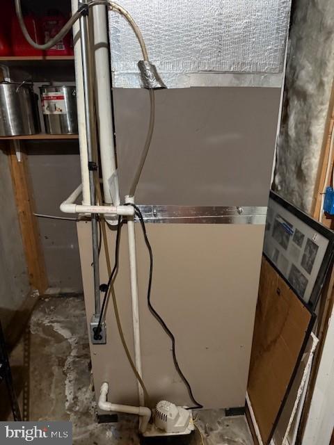 1117 Sterling Pl, Lancaster, PA 17603 - utilities with heating unit