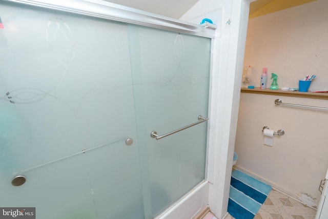 full bathroom with toilet